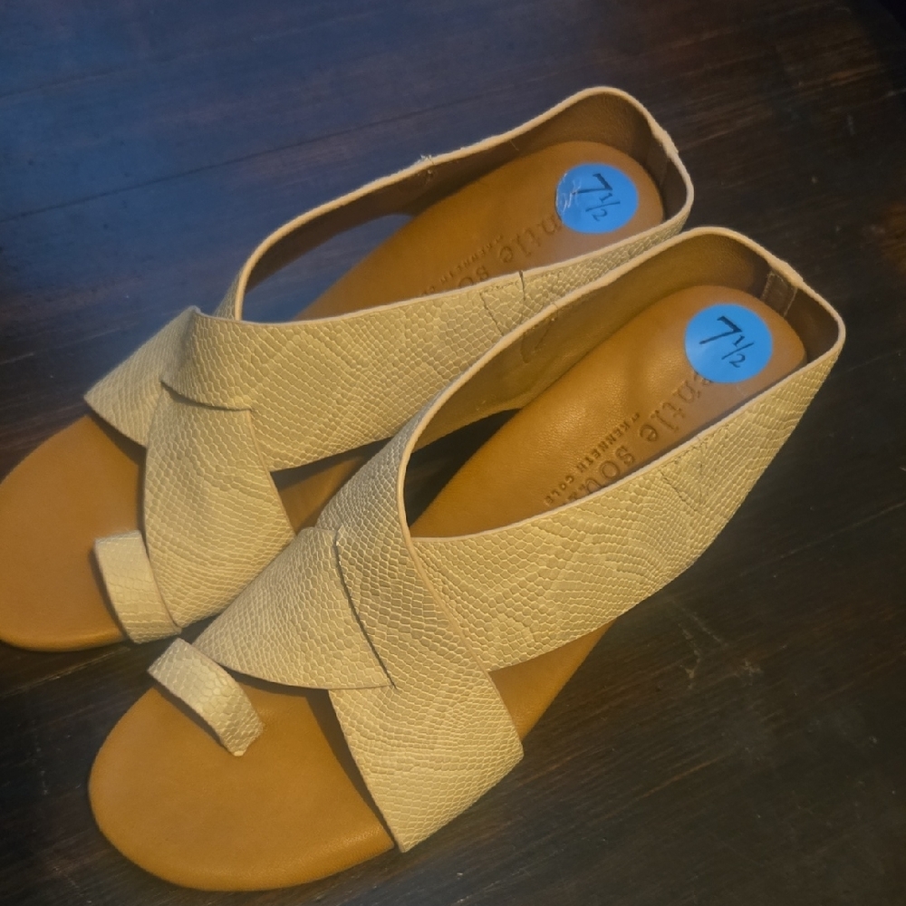 NEW Gentle Souls Kenneth Col Tan Sandals with Snakeskin Print